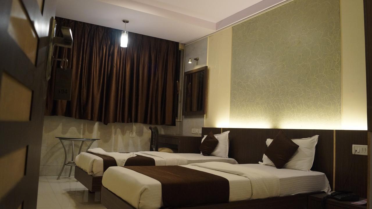 Palace 3* Mumbai